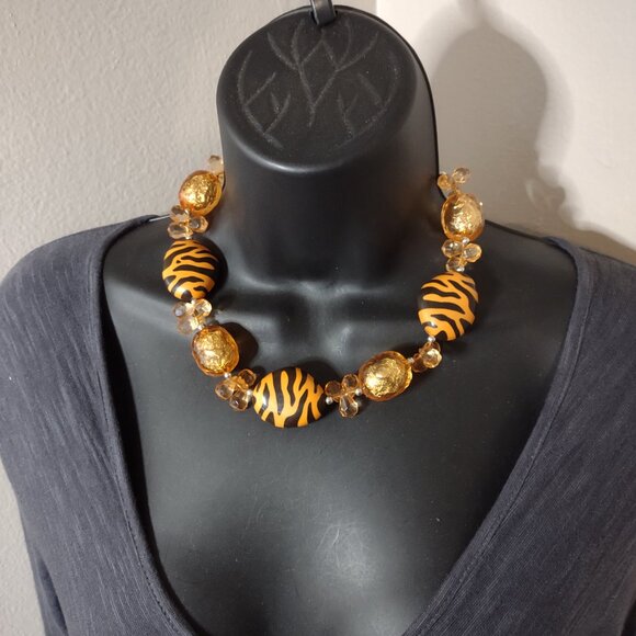 21 Inch Orange Plastic Bead Necklace With Tiger Stripes - Picture 2 of 12